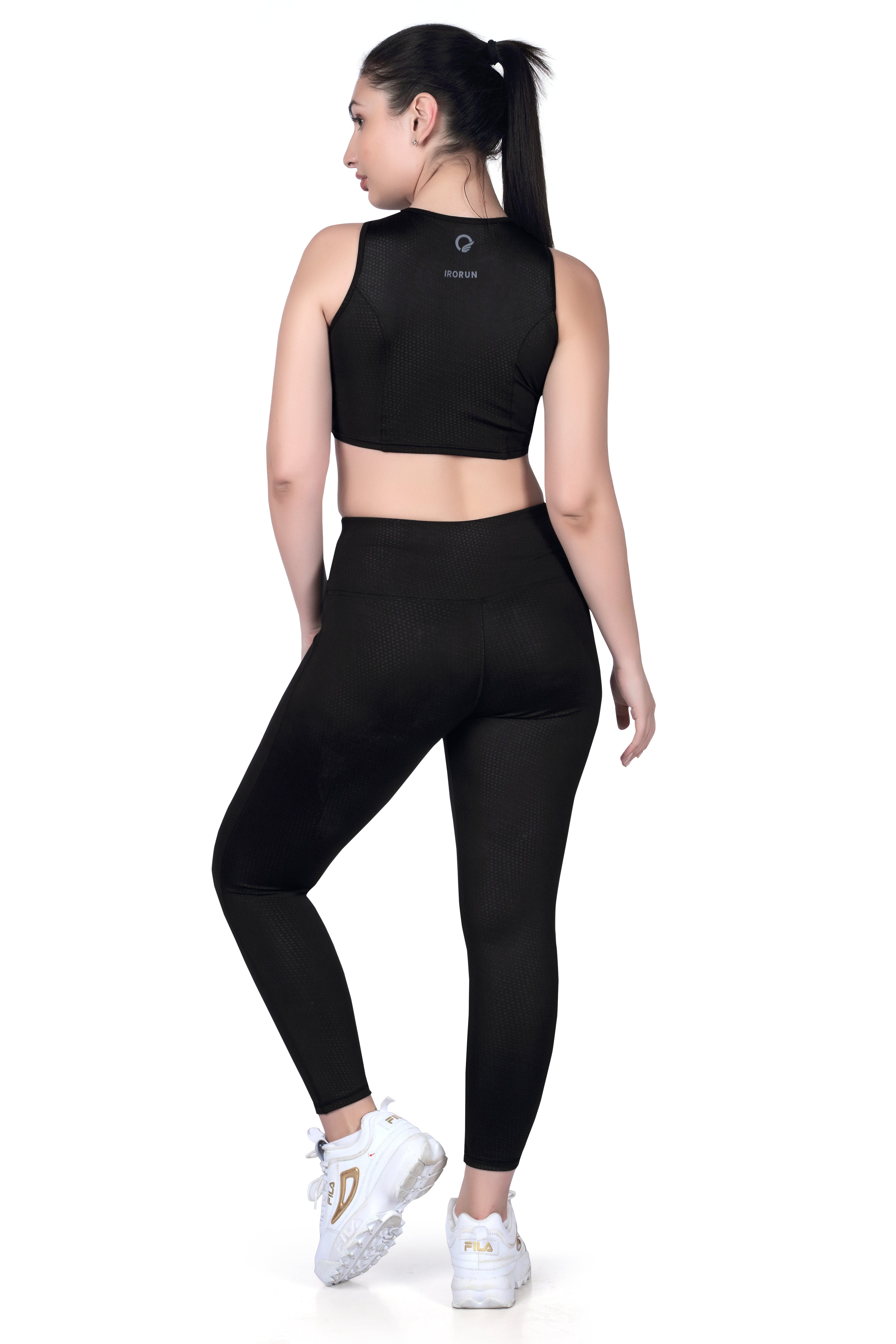 SLEEVELESS CT TOP