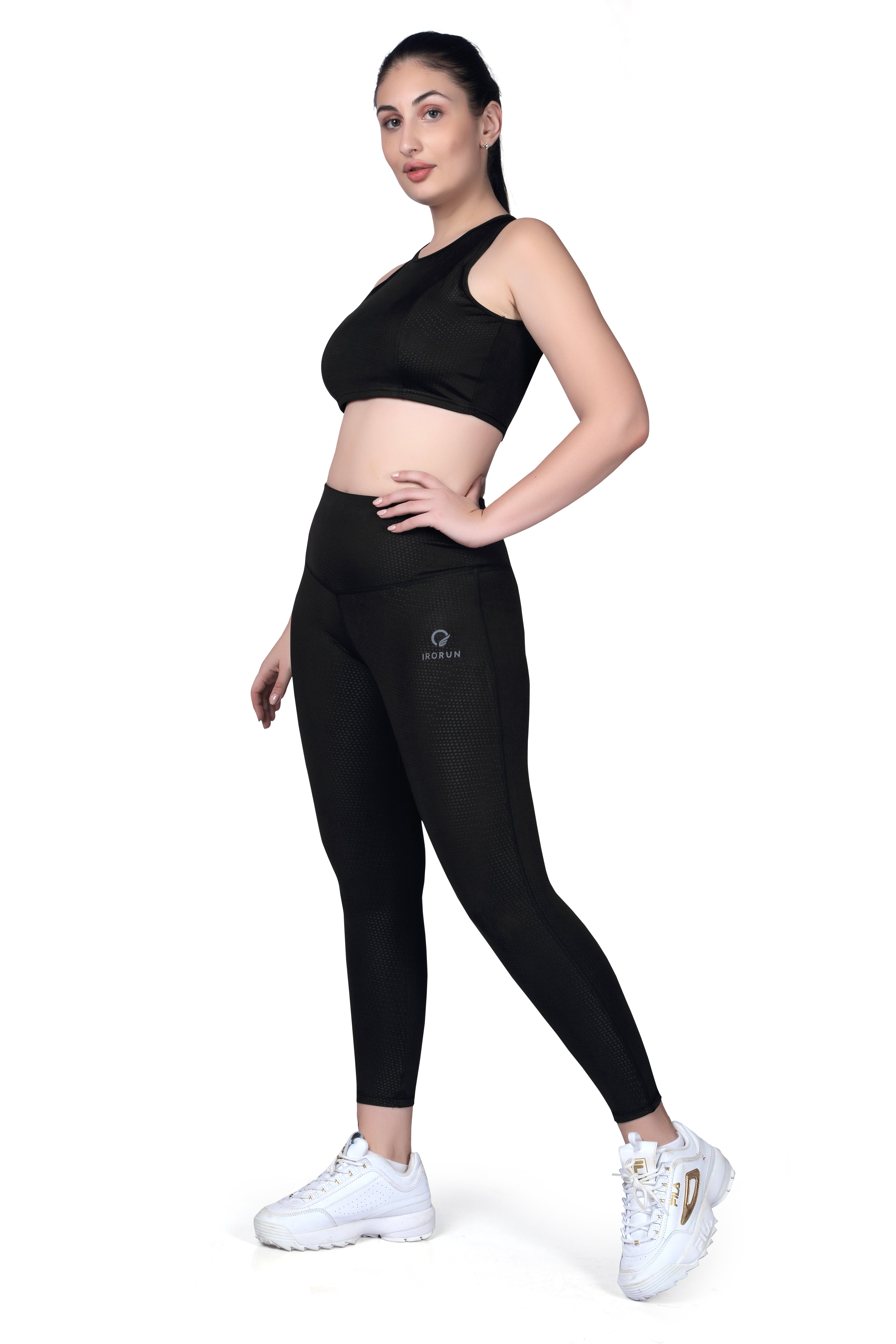SLEEVELESS CT TOP